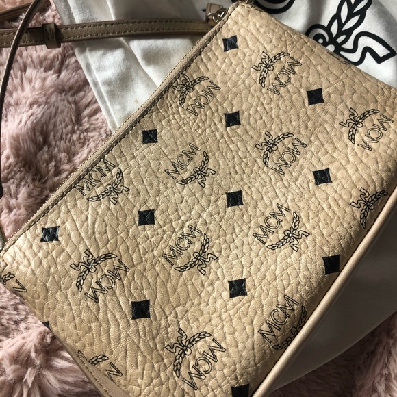 Handbag - Picture 2 of 4